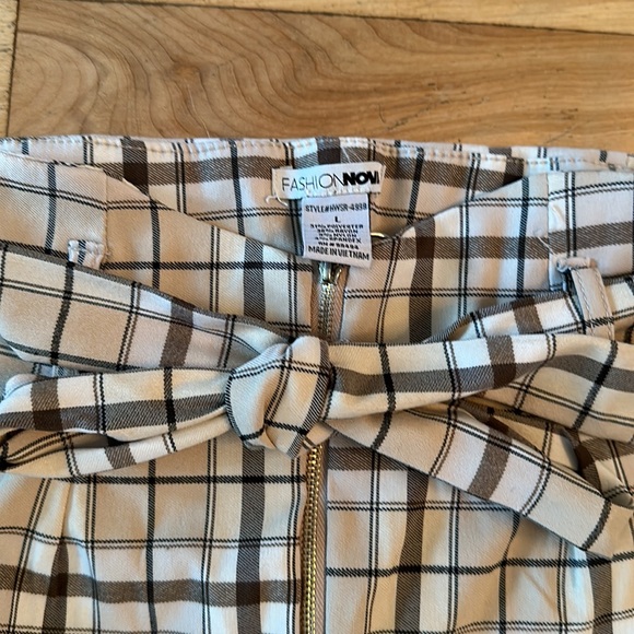 Fashion Nova, cream coloured plaid pants - Picture 2 of 2